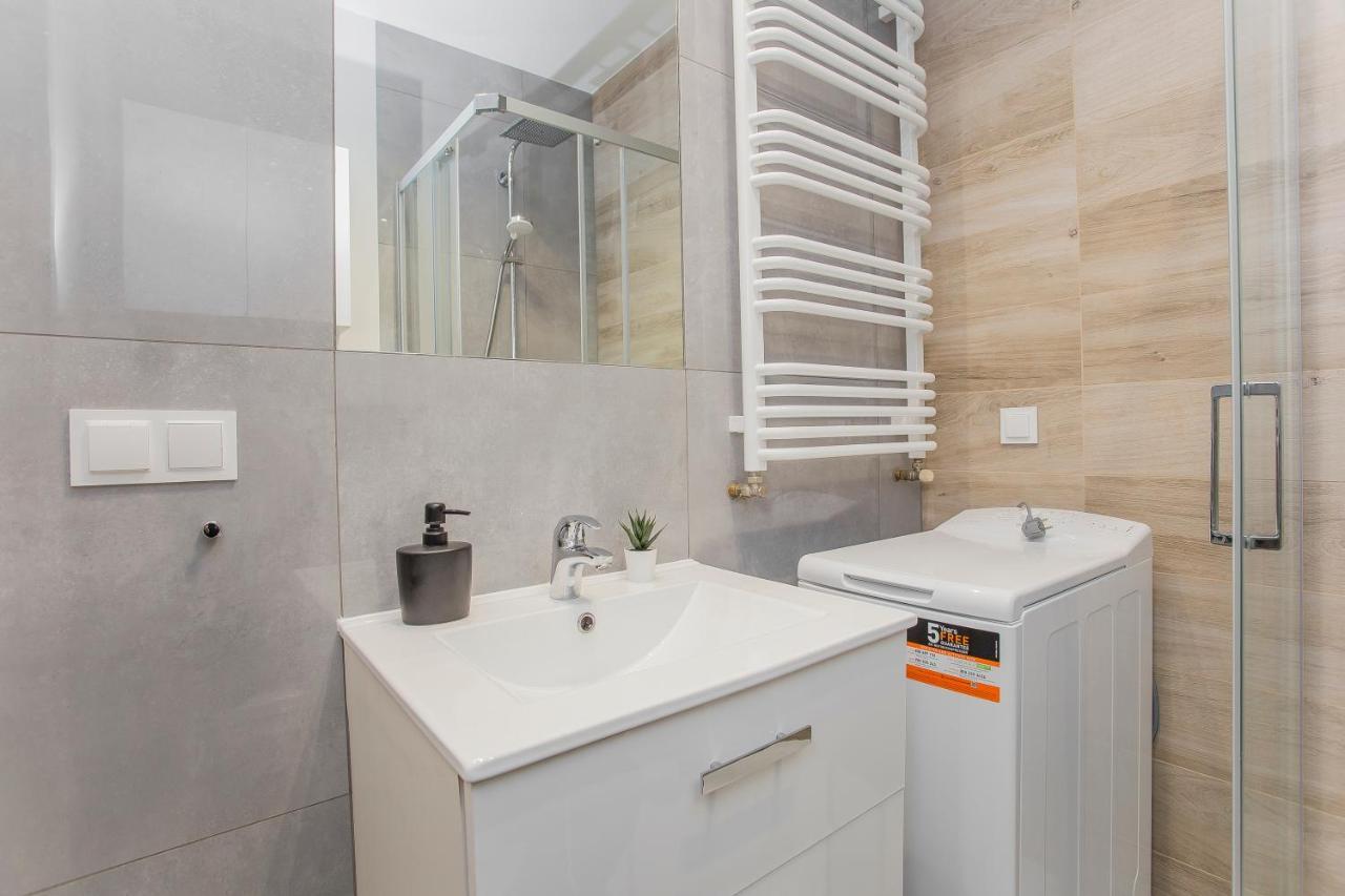 Urban Jungle - Grey Apartment Μπιάλιστοκ Εξωτερικό φωτογραφία